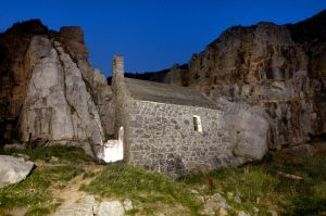 ST GOVANS CHAPEL SEPTEMBER 2013 2.jpg